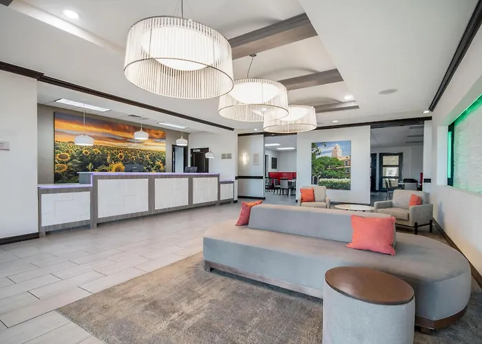 Hawthorn Suites By Wyndham Lubbock